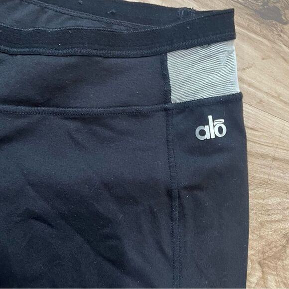 Alo Yoga Cool Fit Black Cropped Straight Leg Leggings Women’s Small - Picture 3 of 3